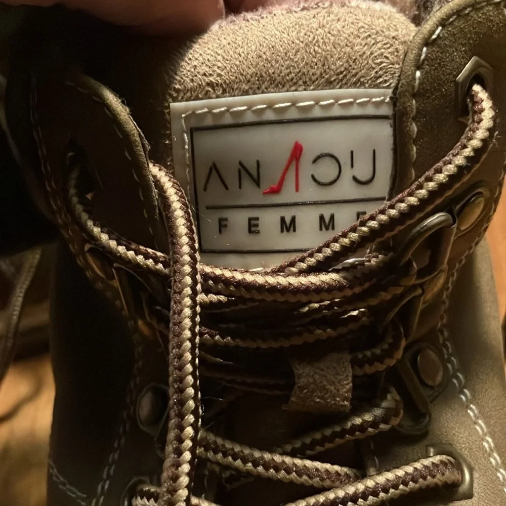 Anjou Femme flannel lined leather lace up boots size 6